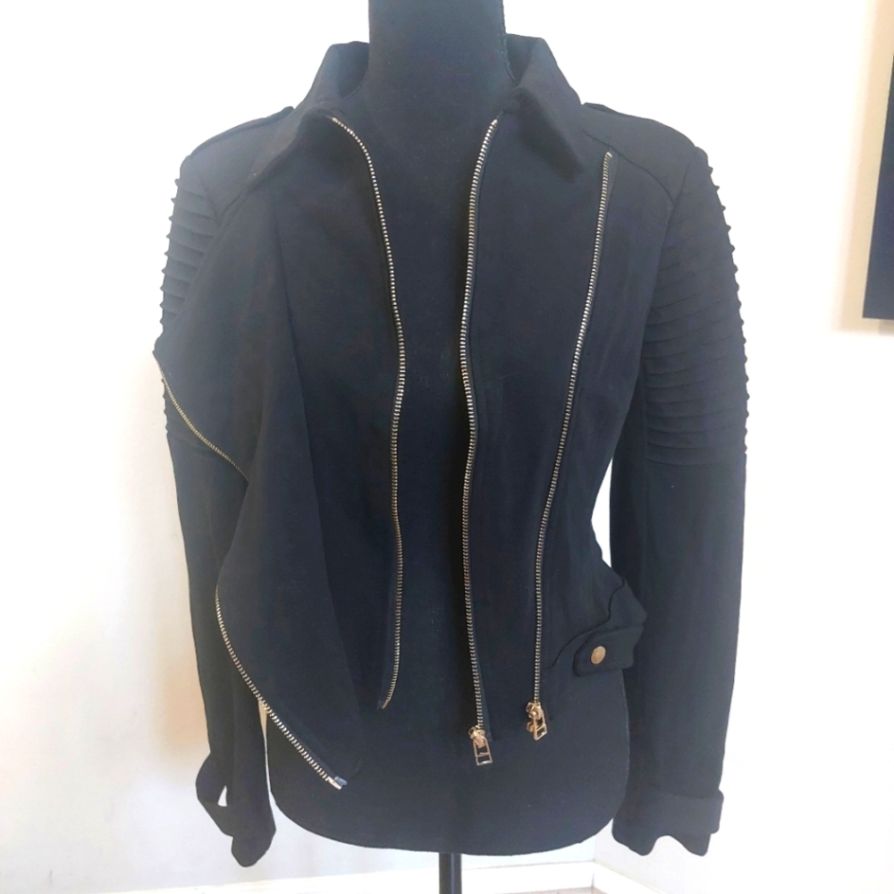 ENTRY Black Cropped Jacket Size Medium NWT